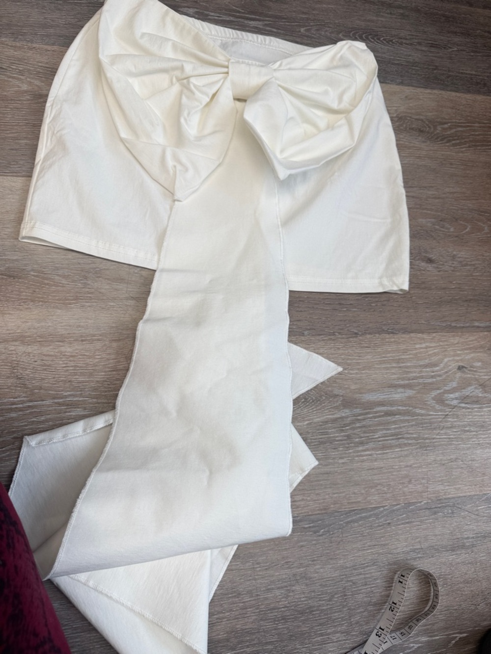 PrettyLittleThing White Off-Shoulder Cropped Top with Long Sleeves size 4 US - Picture 5 of 6
